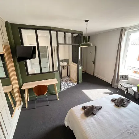 Pensión La Longere De Neuville-futuroscope-poitiers