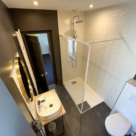 Pensión La Longere De Neuville-futuroscope-poitiers 3*